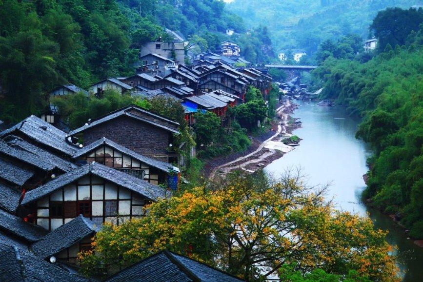 逃离黑白系房屋